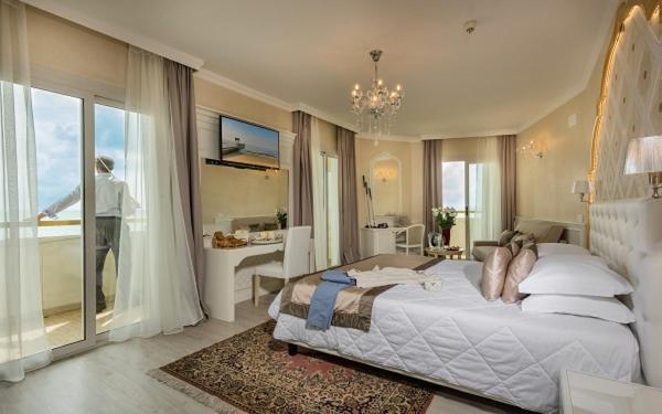 Luxor E Cairo The Beach Resort Lido di Jesolo Dış mekan fotoğraf