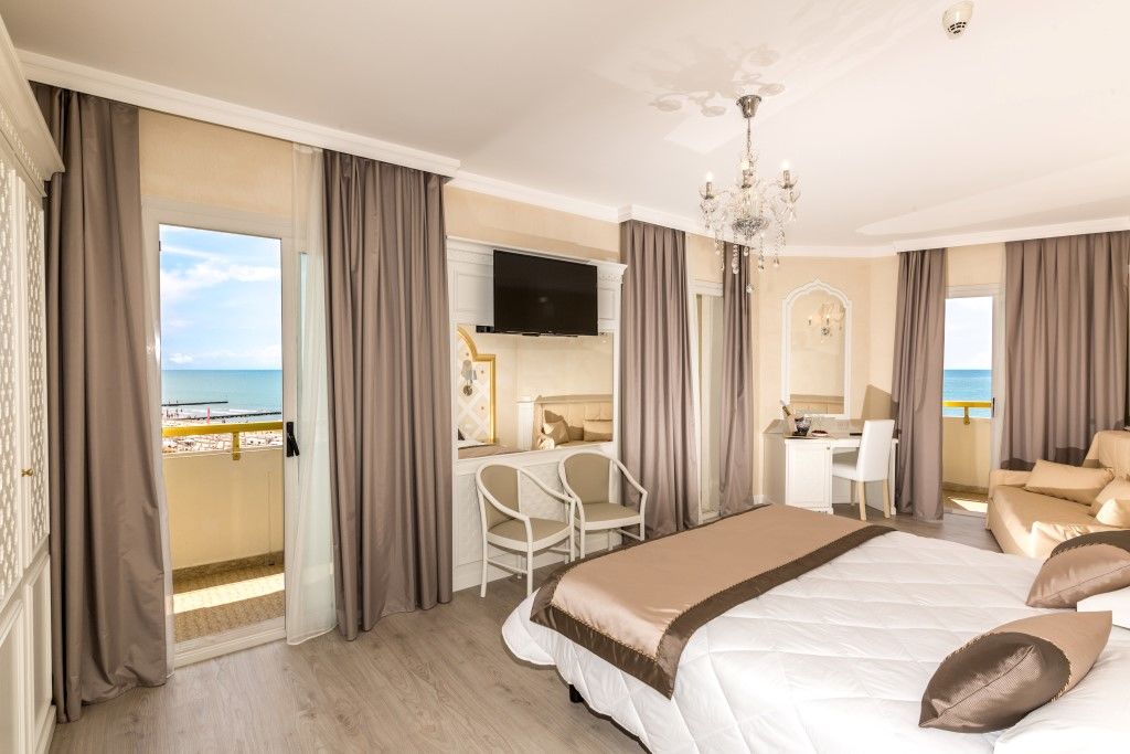 Luxor E Cairo The Beach Resort Lido di Jesolo Dış mekan fotoğraf