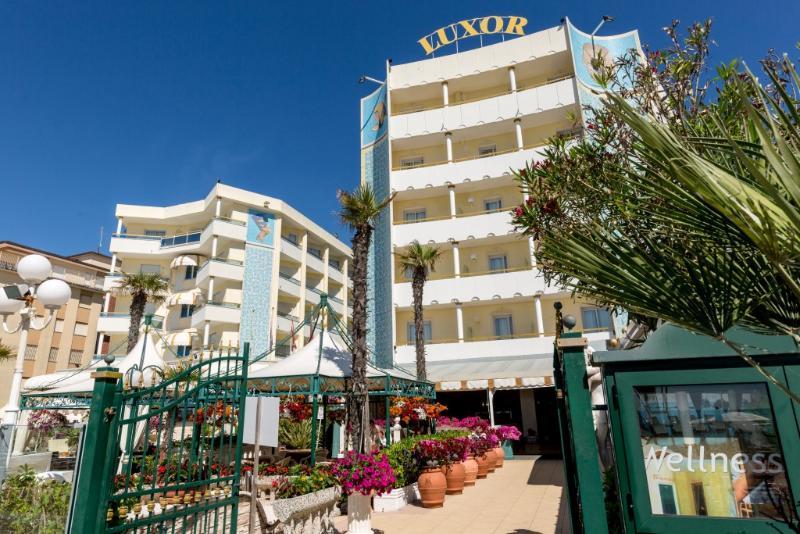 Luxor E Cairo The Beach Resort Lido di Jesolo Dış mekan fotoğraf